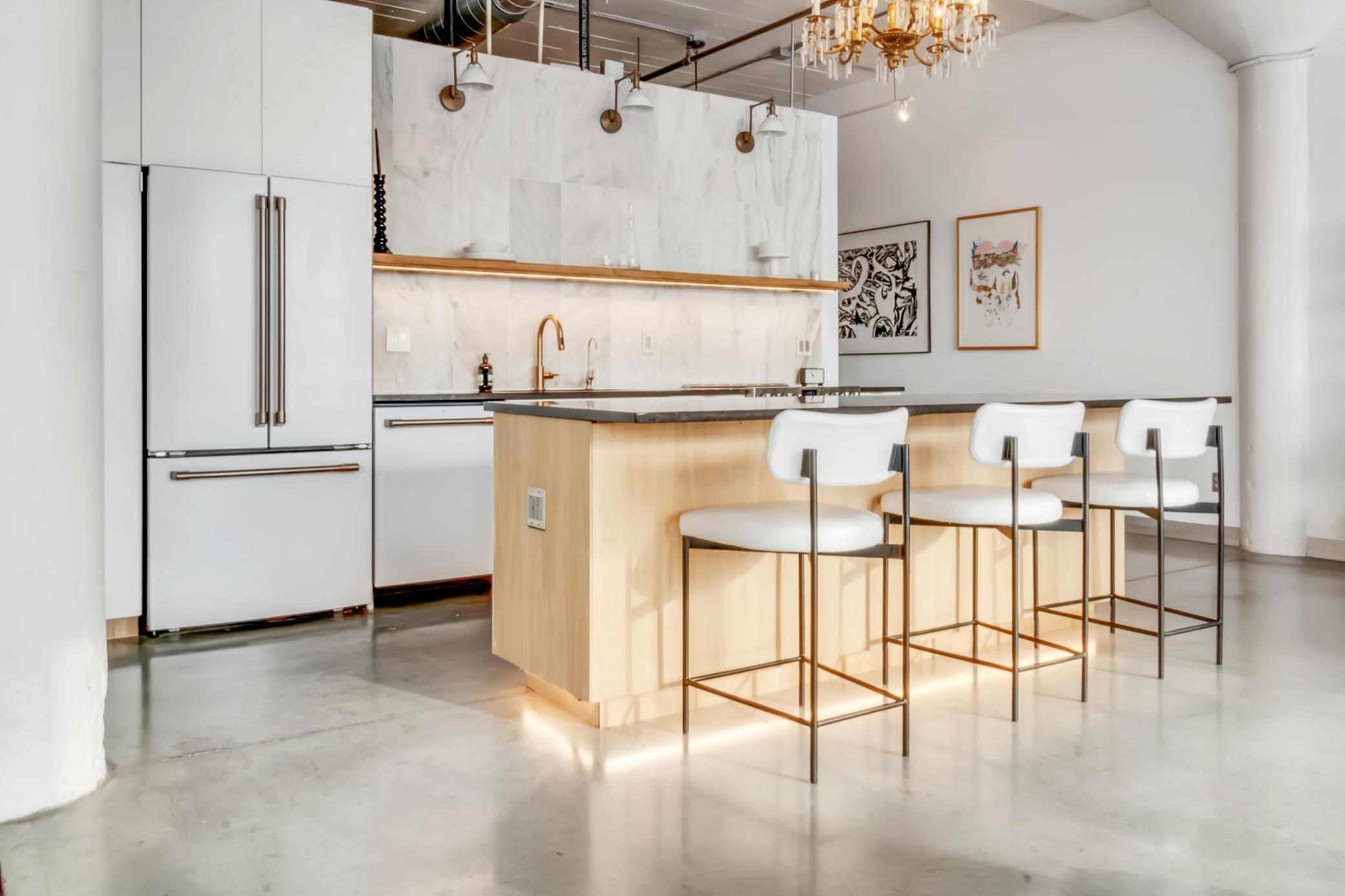 730 Stinson Blvd Unit: 303
