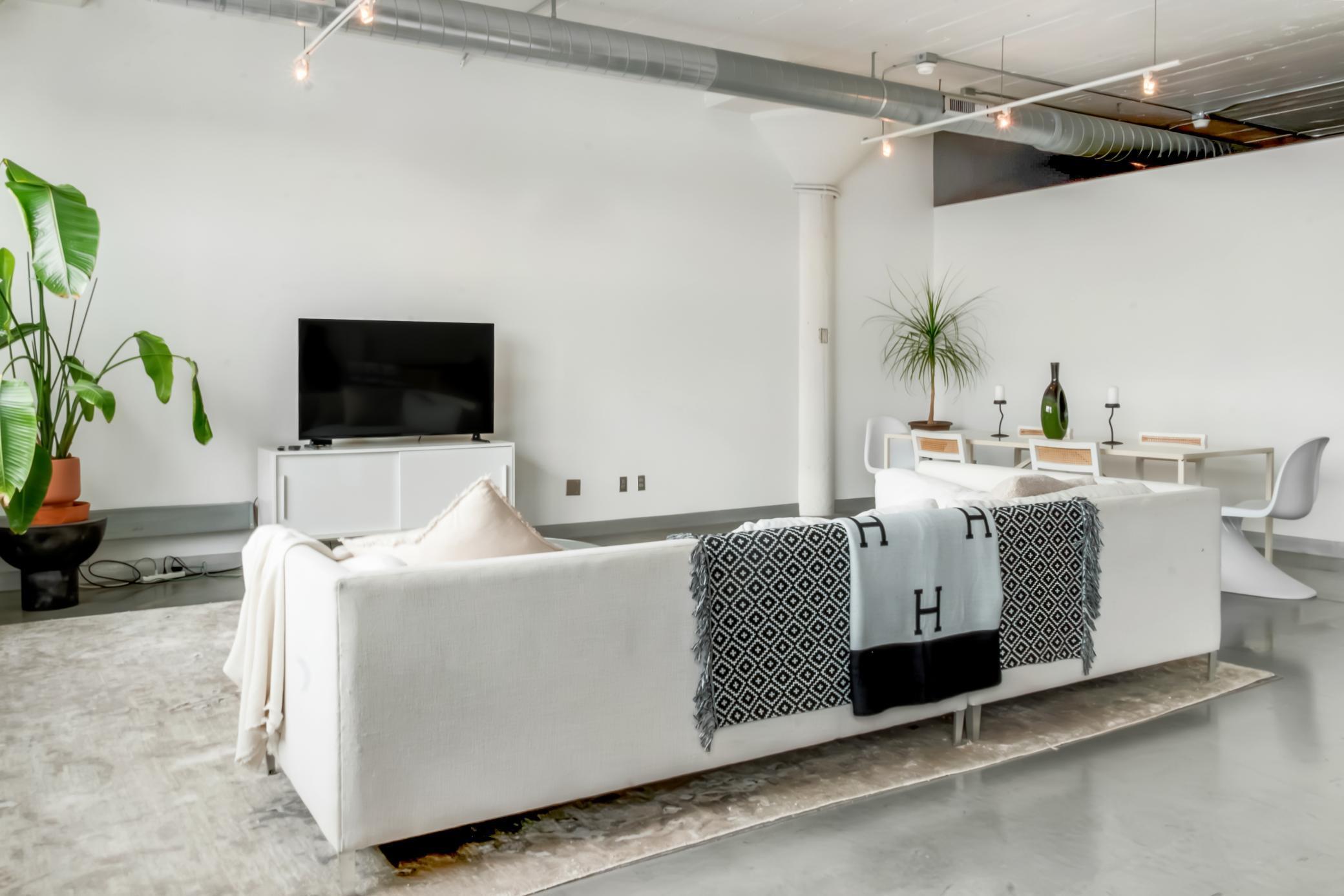 730 Stinson Blvd Unit: 303