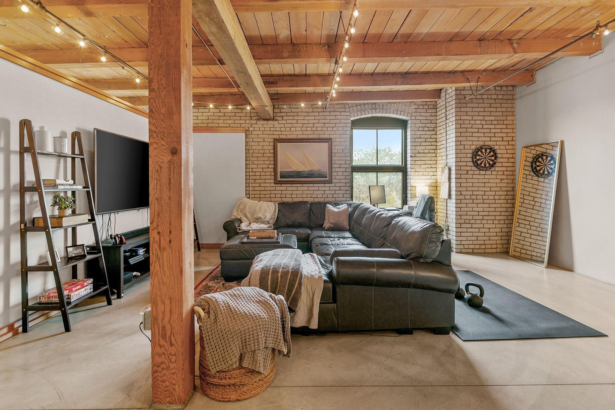 127 5th St NE Unit: 307