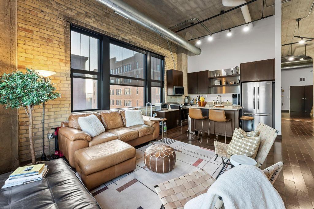 618 Washington Ave N Unit: 601