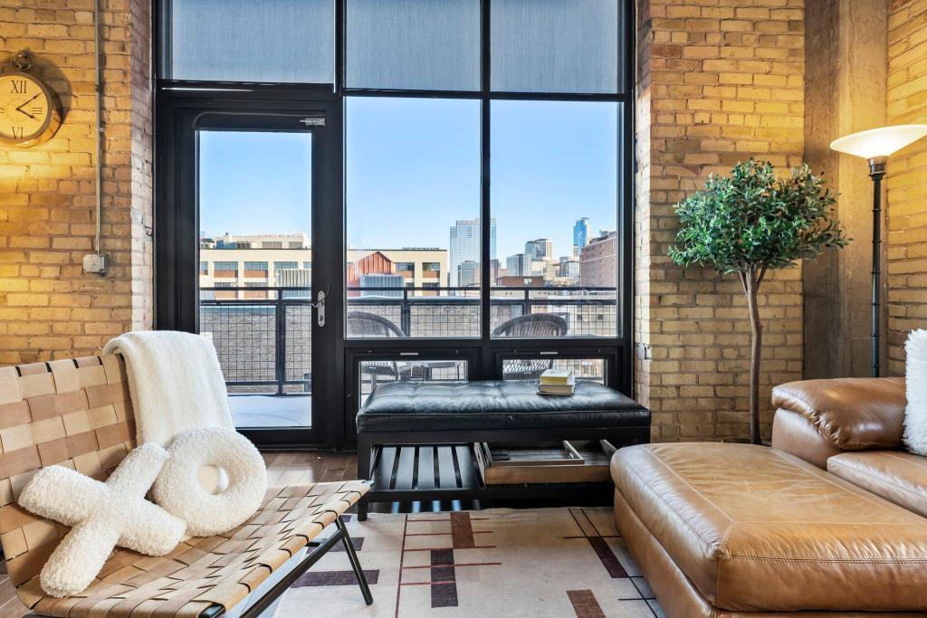 618 Washington Ave N Unit: 601