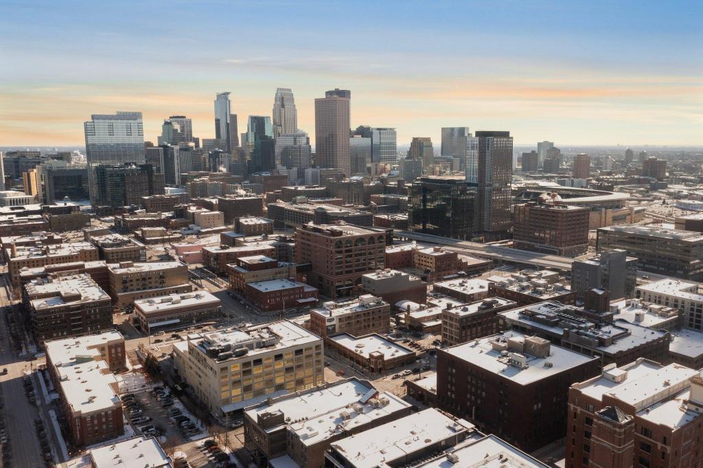 618 Washington Ave N Unit: 601