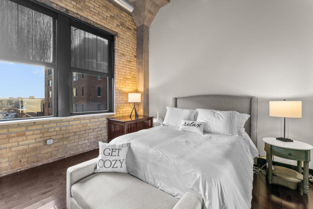 618 Washington Ave N Unit: 601