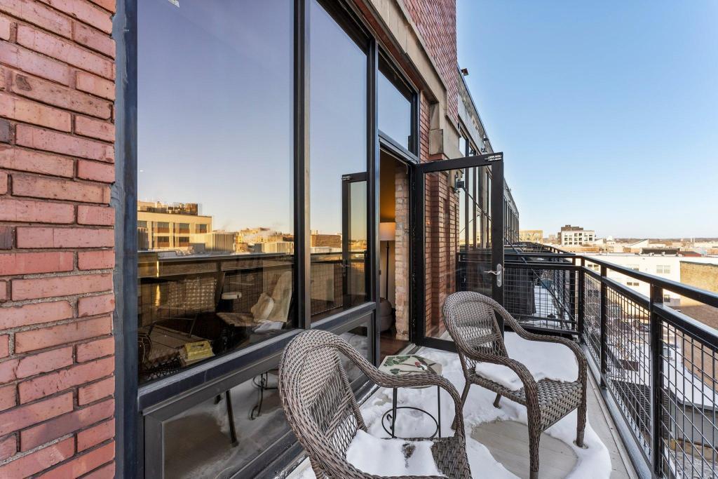 618 Washington Ave N Unit: 601