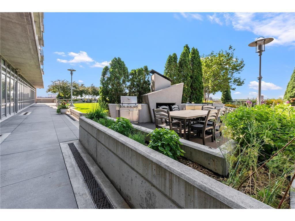 929 Portland Avenue Unit: 1109