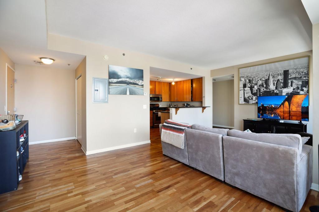 929 Portland Avenue Unit: 1810