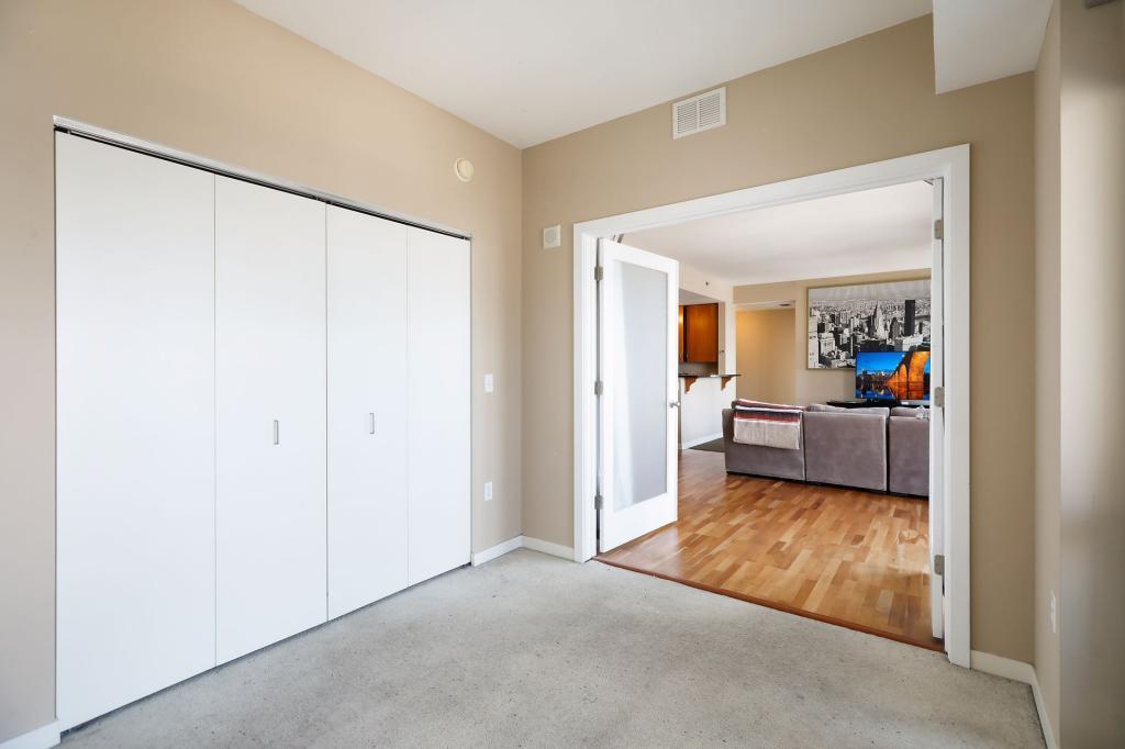 929 Portland Avenue Unit: 1810