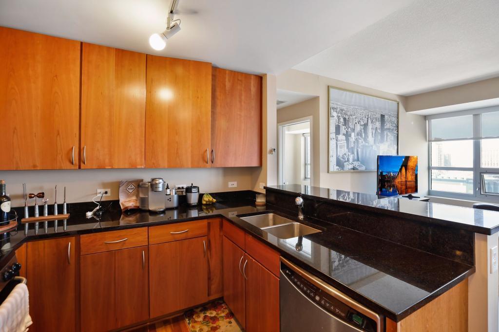 929 Portland Avenue Unit: 1810