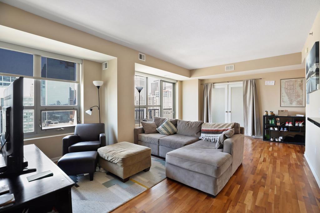 929 Portland Avenue Unit: 1810