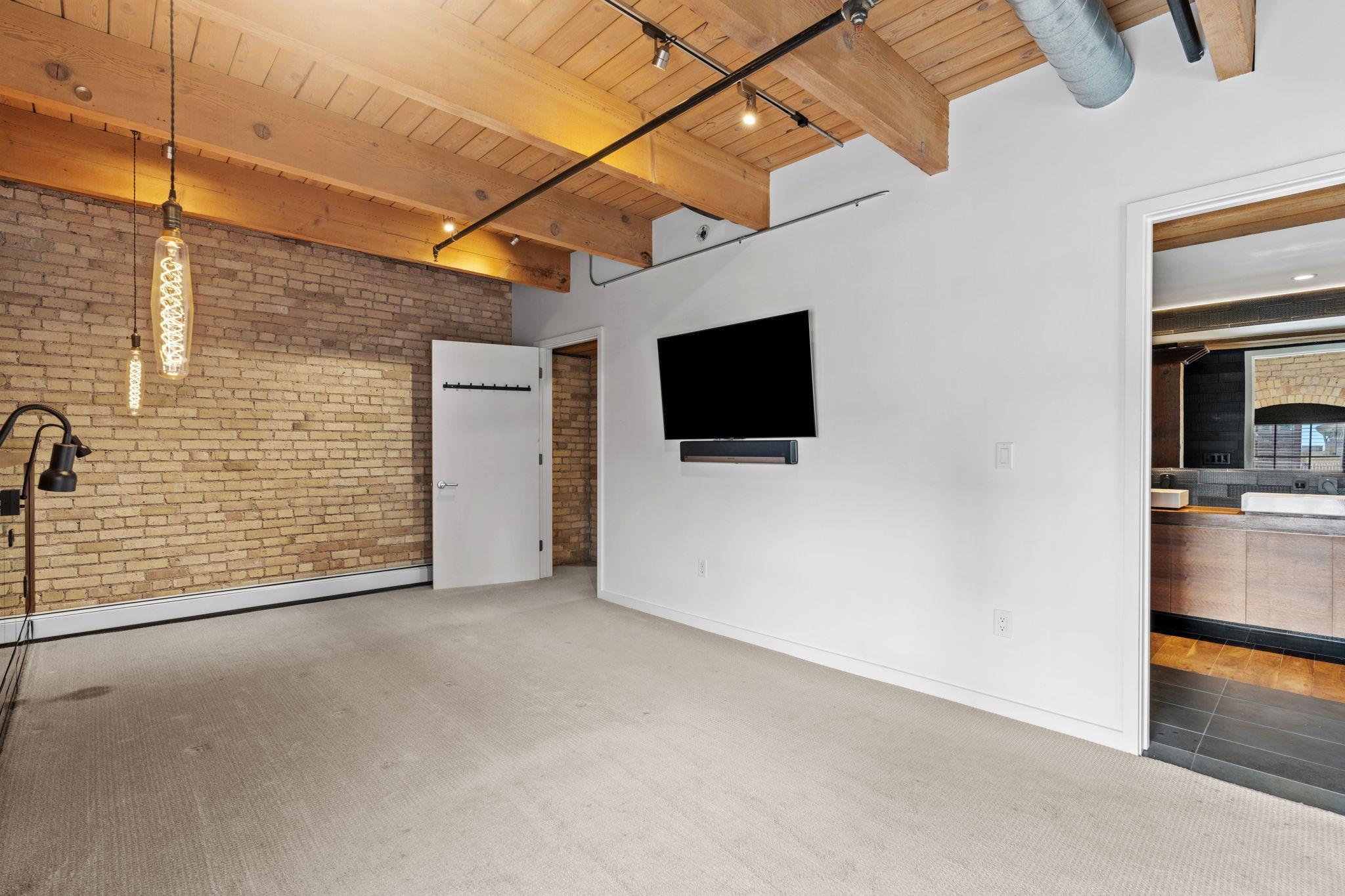 404 Washington Avenue N Unit: 506