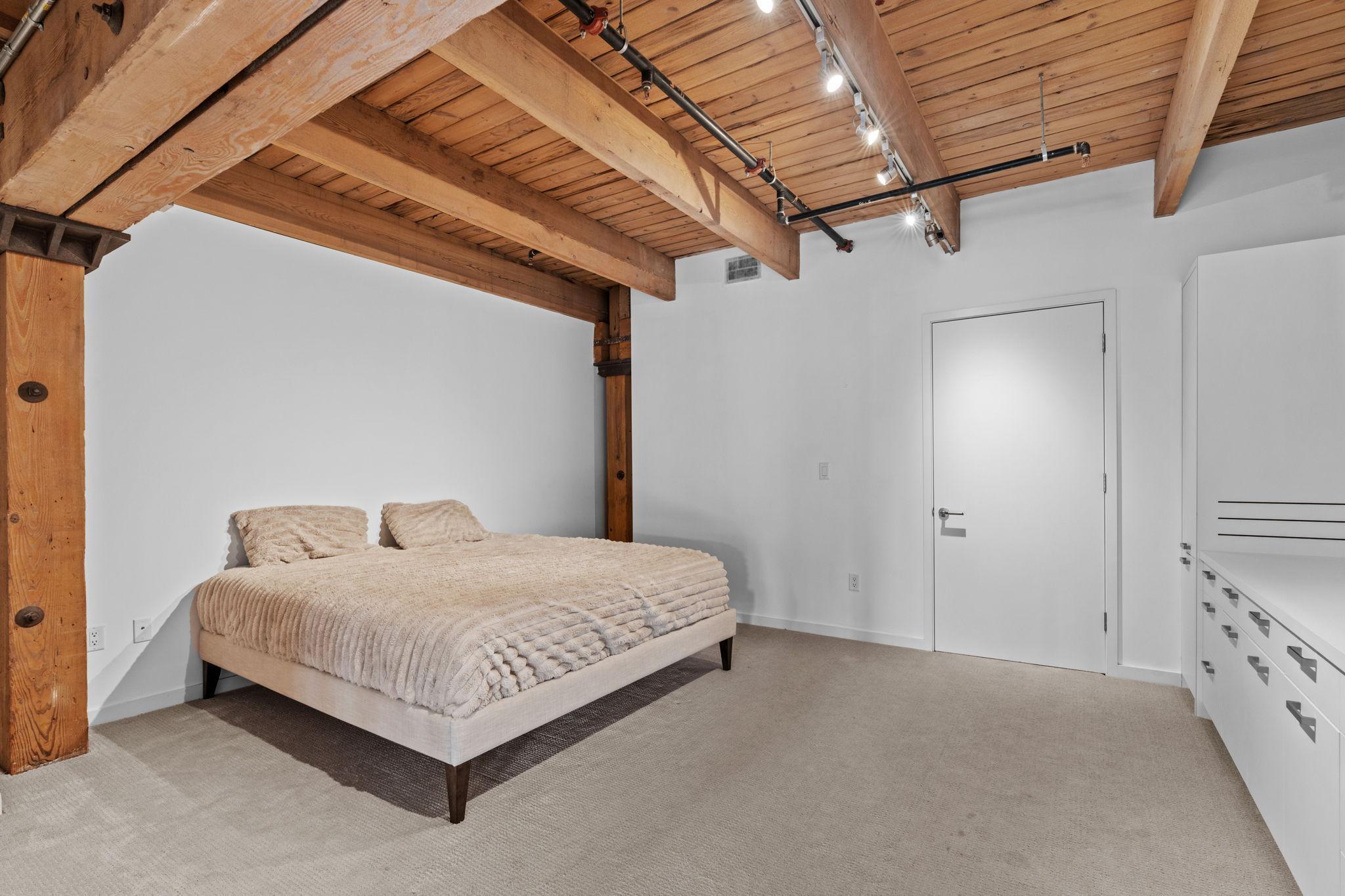 404 Washington Avenue N Unit: 506