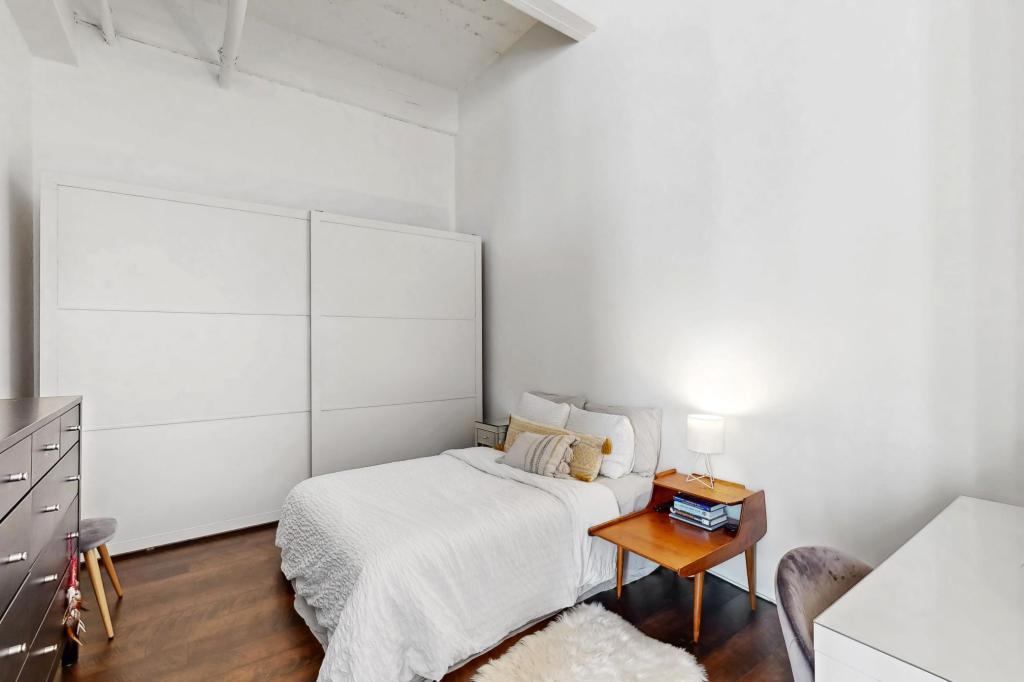 700 Washington Ave N Unit: 617
