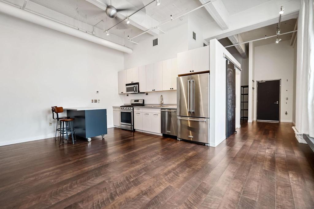 700 Washington Ave N Unit: 617