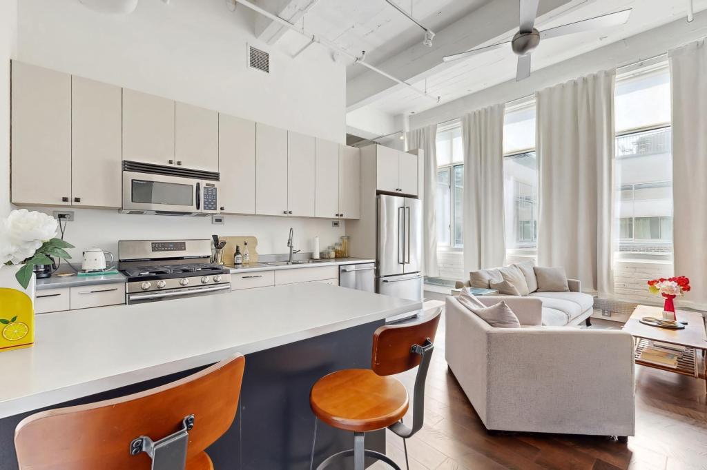700 Washington Ave N Unit: 617