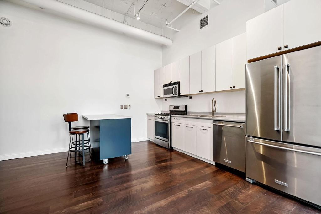 700 Washington Ave N Unit: 617
