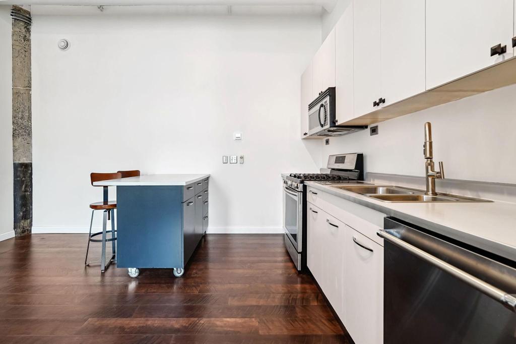 700 Washington Ave N Unit: 617