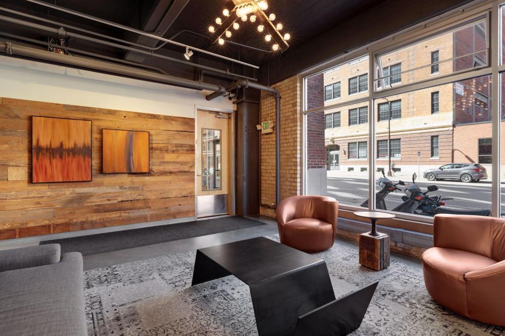 700 Washington Ave N Unit: 617