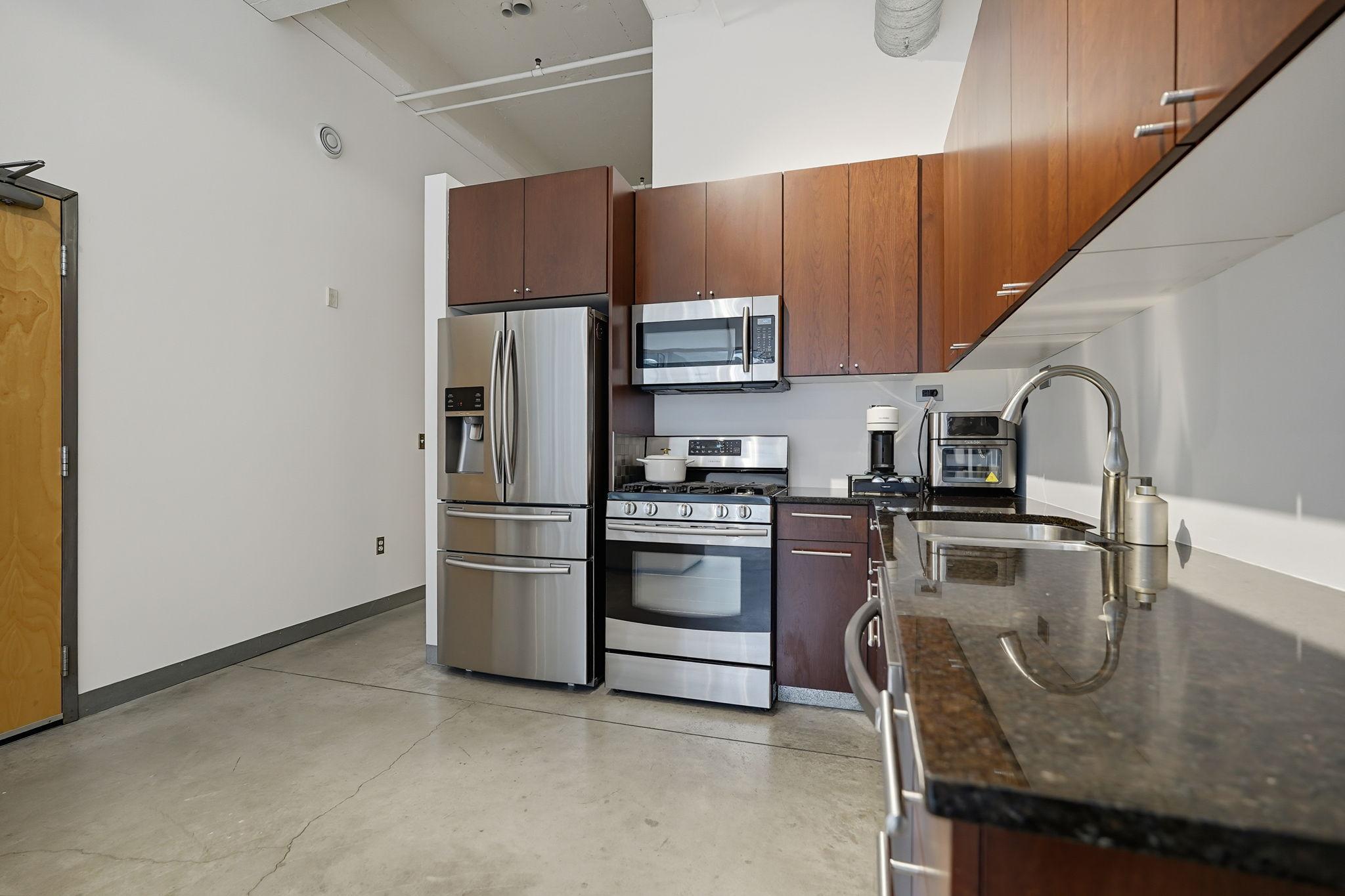 700 Washington Avenue N Unit: 319