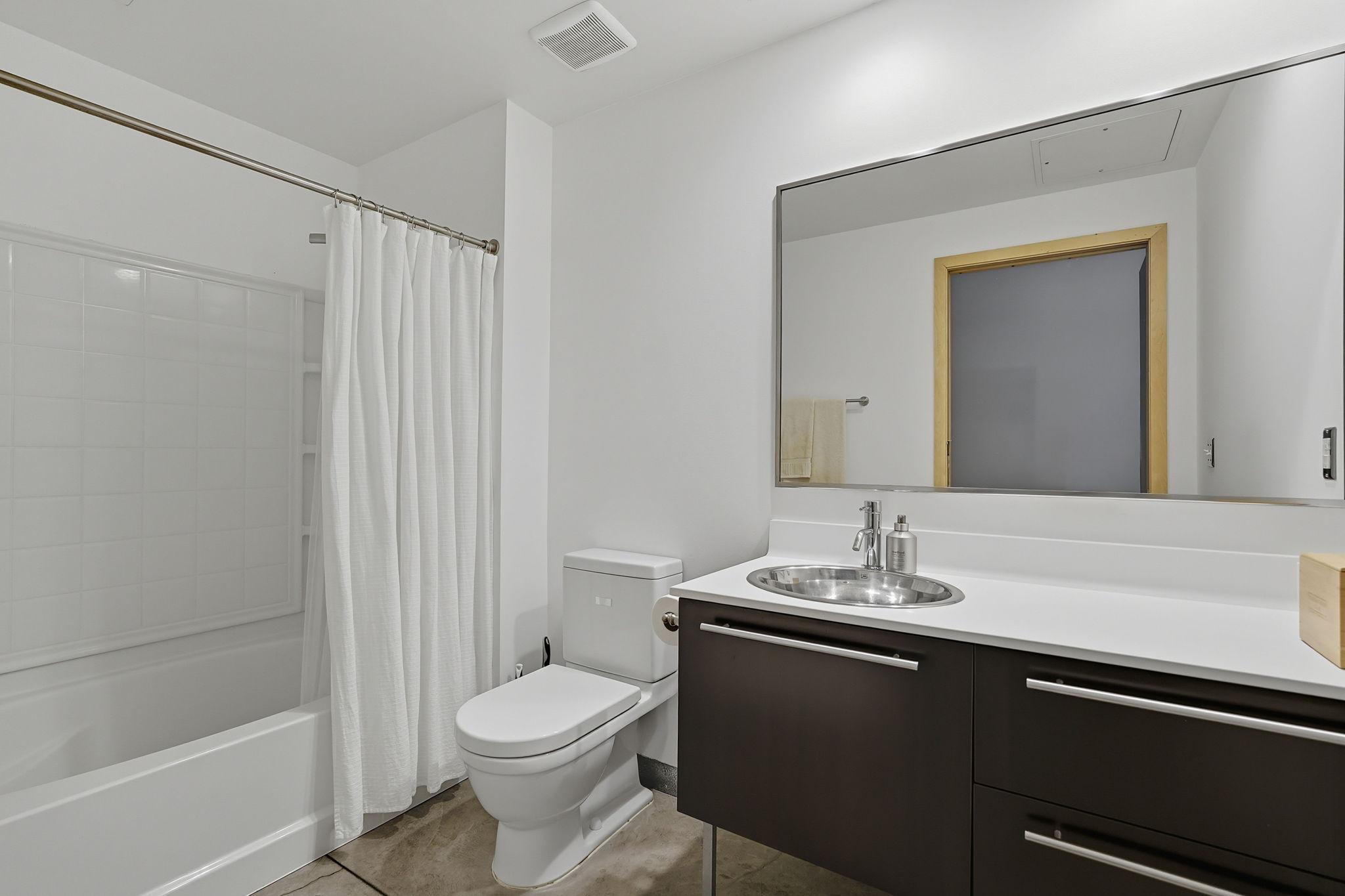 700 Washington Avenue N Unit: 319