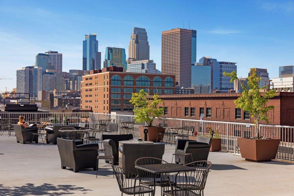 700 Washington Avenue N Unit: 319