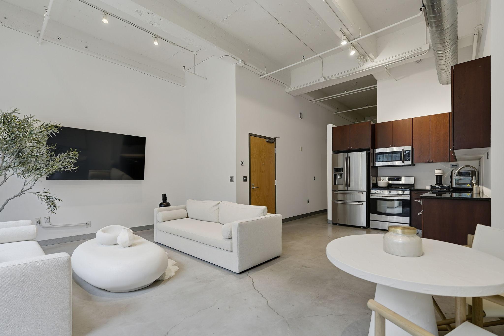 700 Washington Avenue N Unit: 319