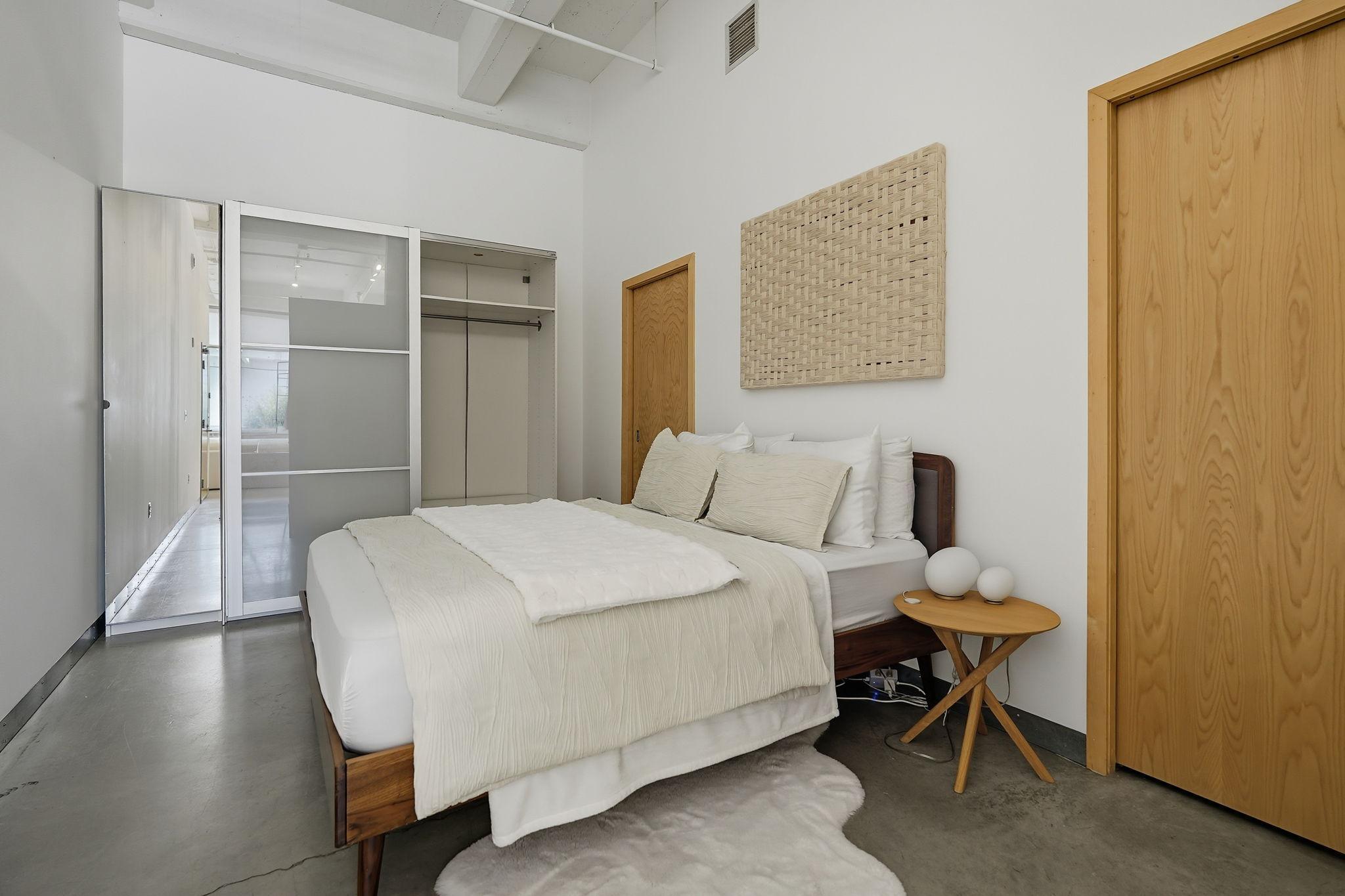 700 Washington Avenue N Unit: 319