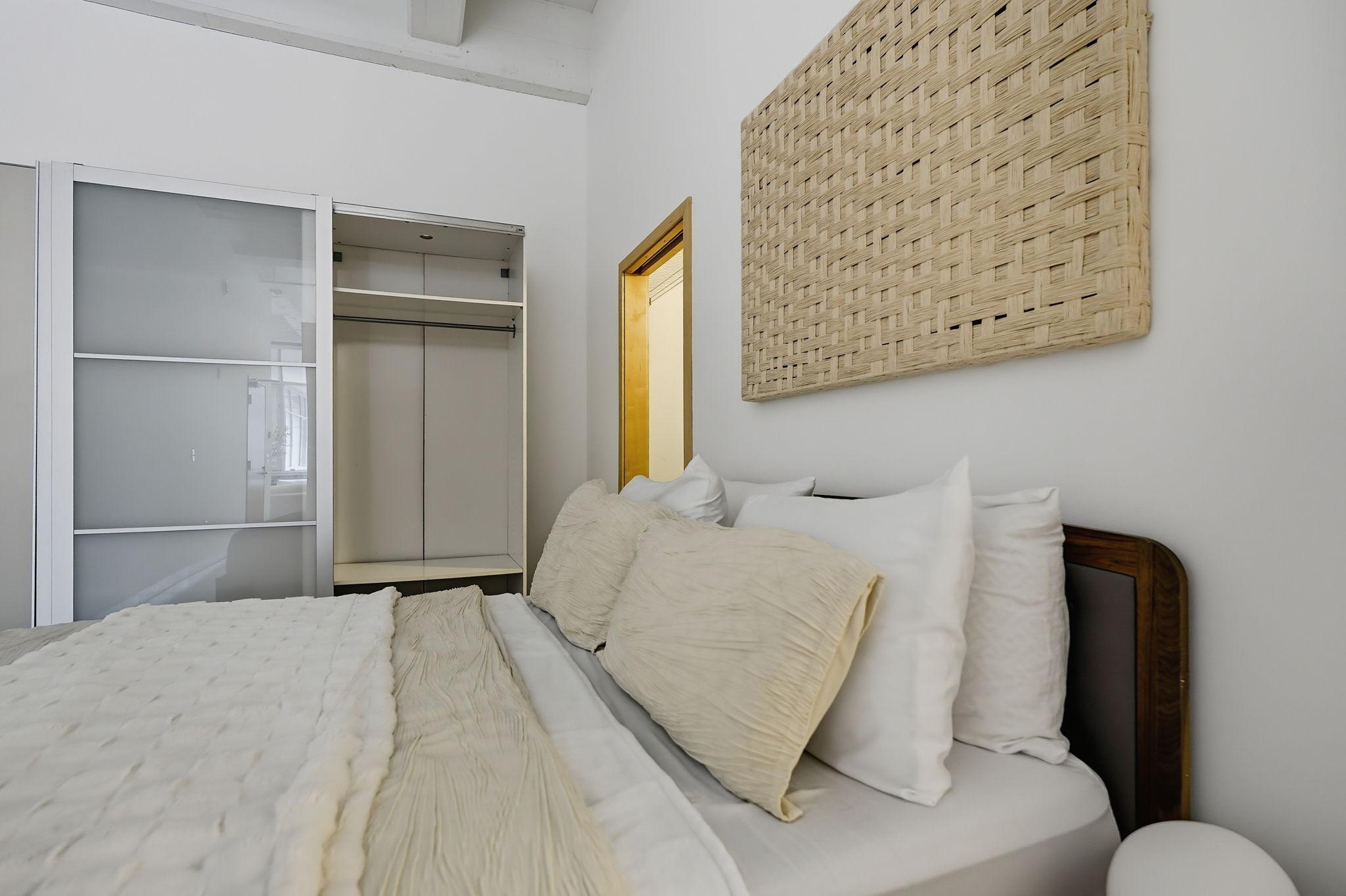 700 Washington Avenue N Unit: 319