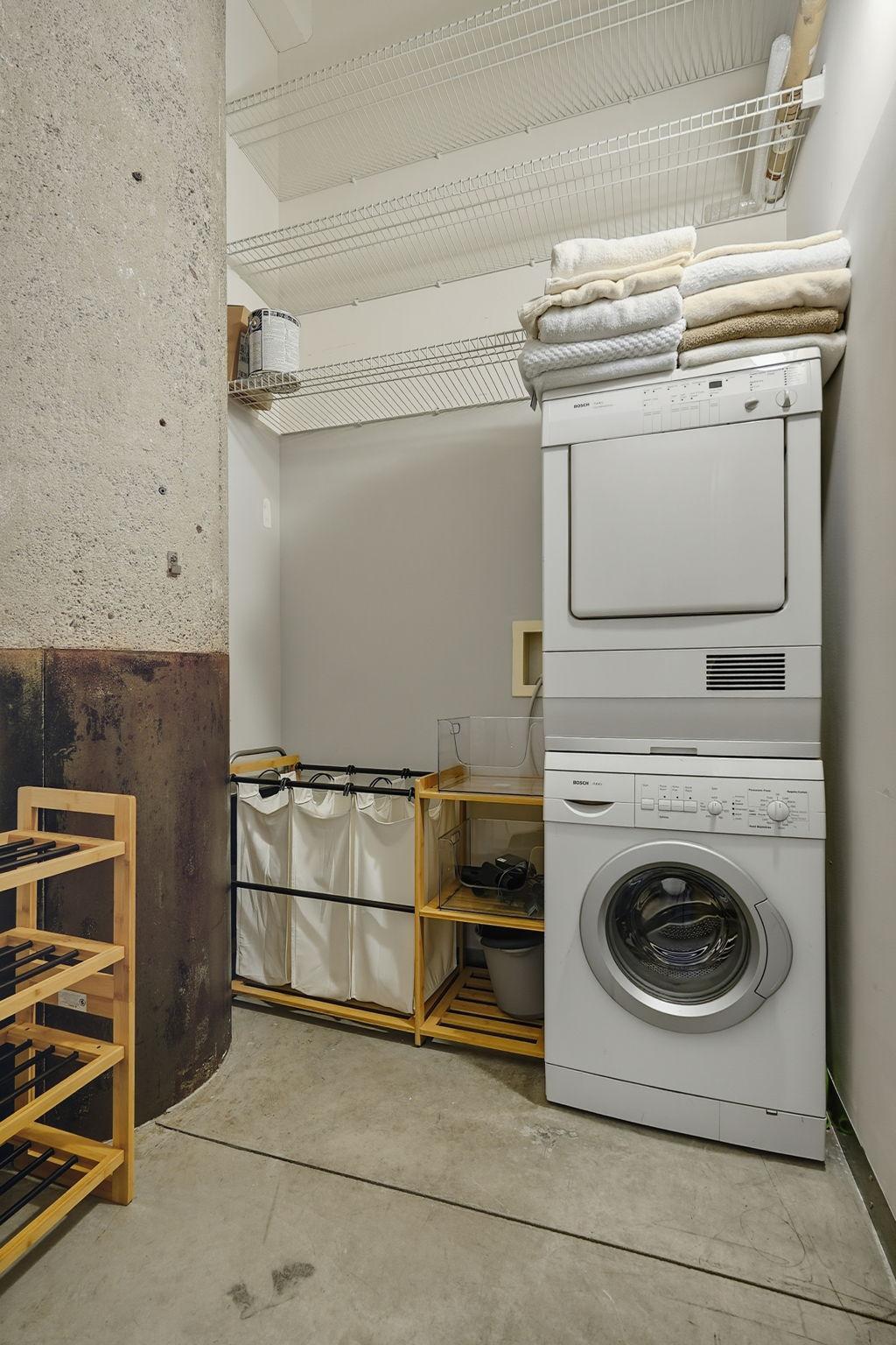 700 Washington Avenue N Unit: 319