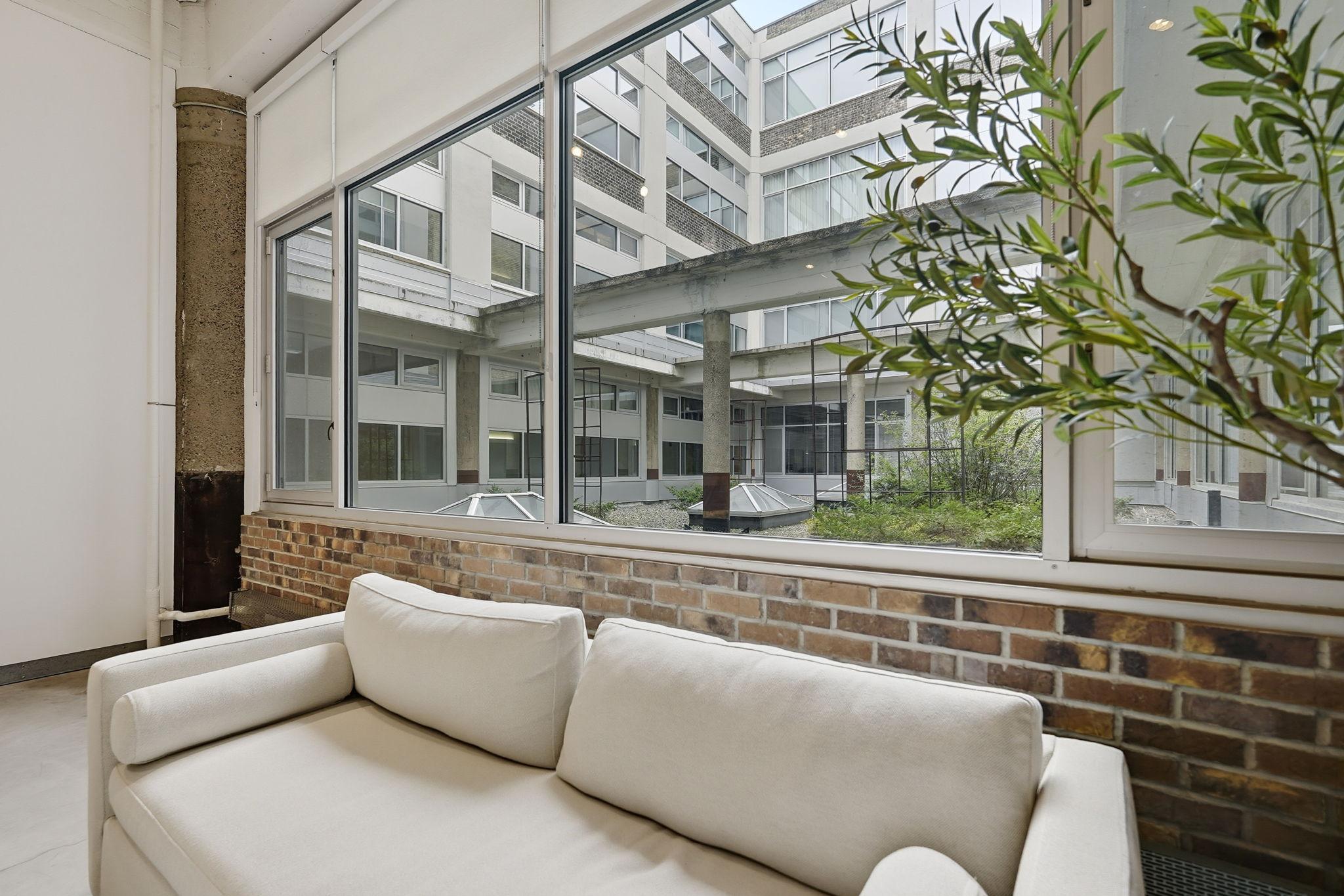 700 Washington Avenue N Unit: 319