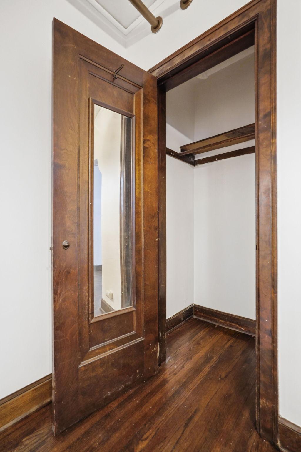 3406 Harriet Avenue Unit: 5