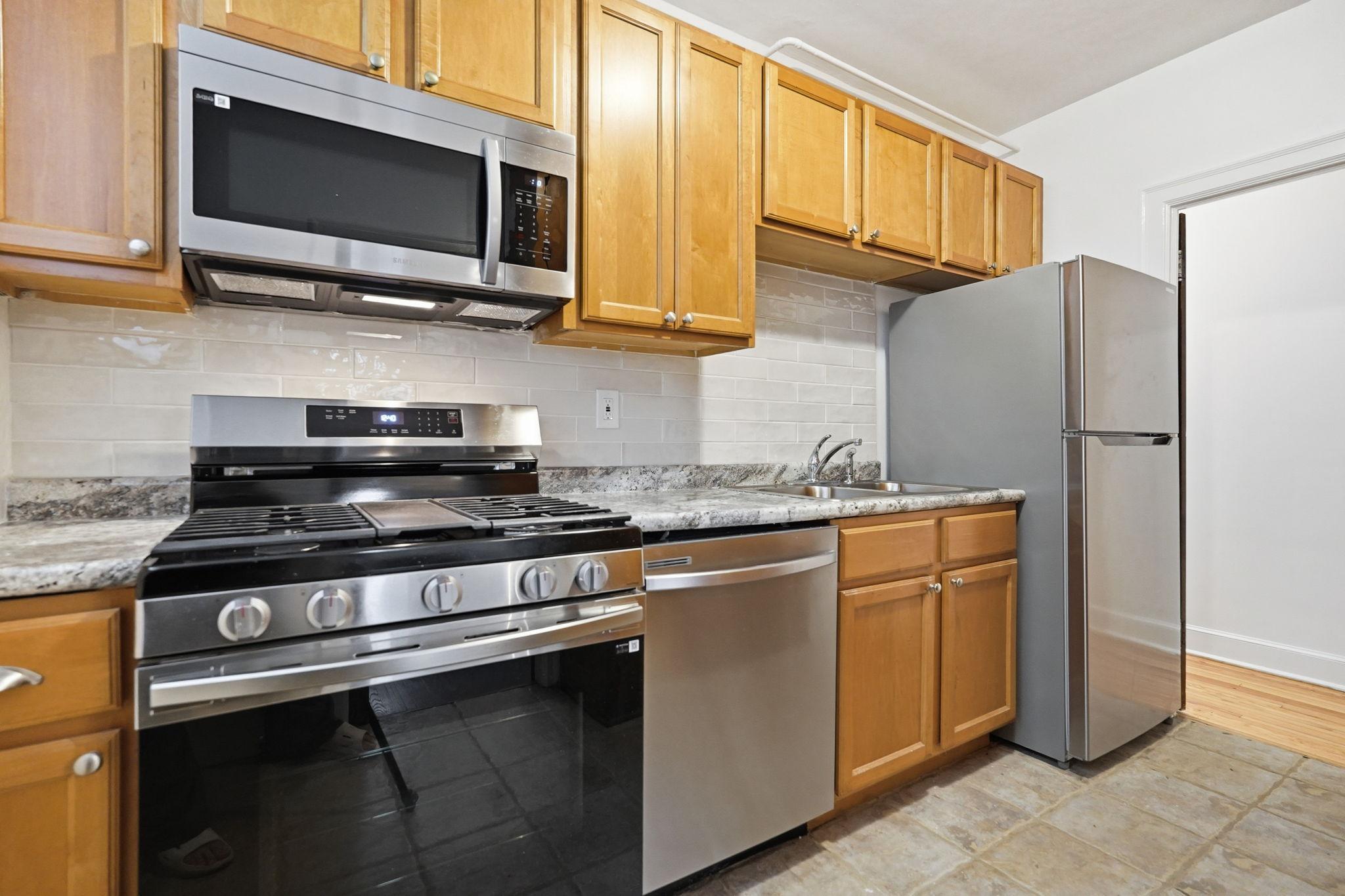 3406 Harriet Avenue Unit: 5