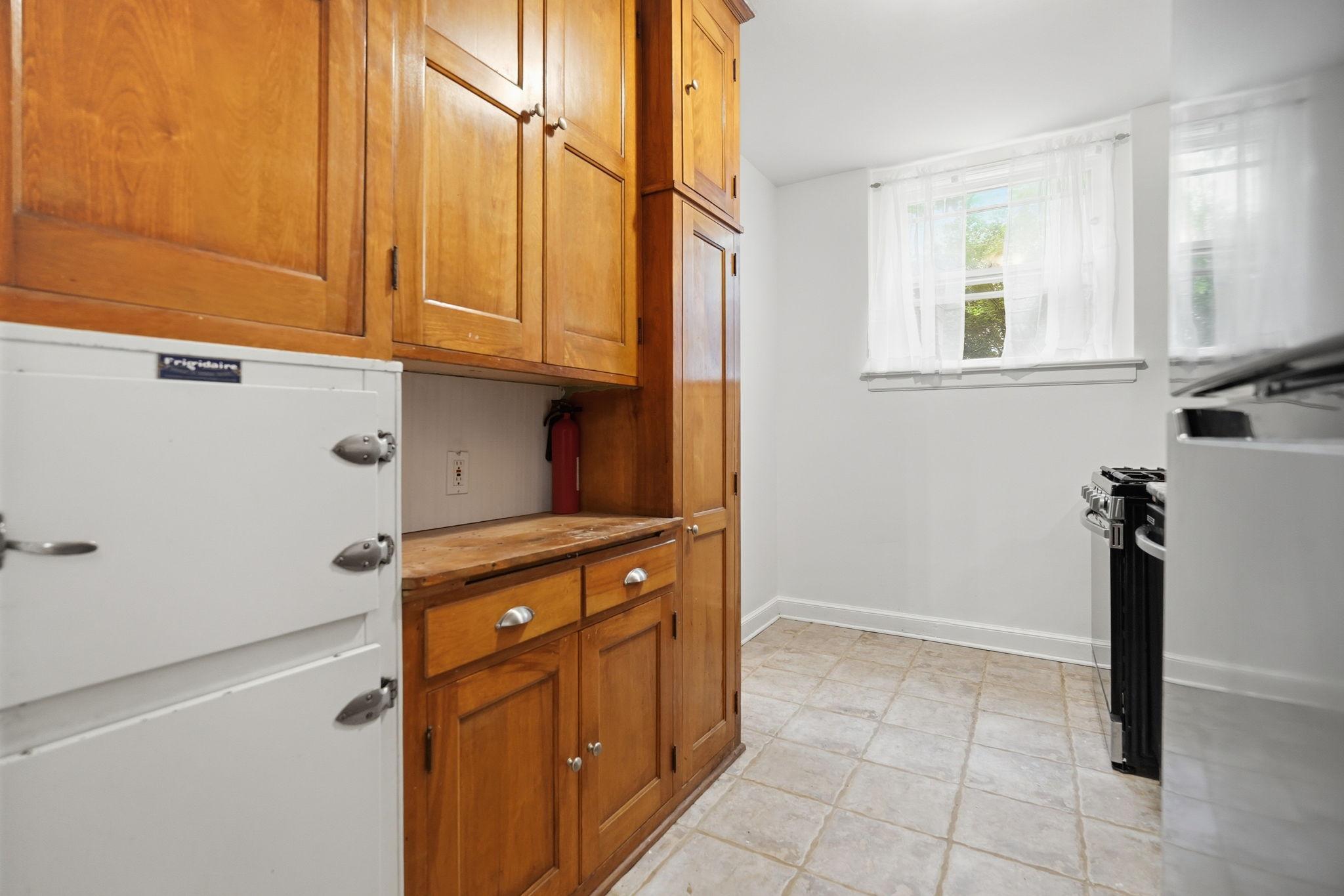 3406 Harriet Avenue Unit: 5