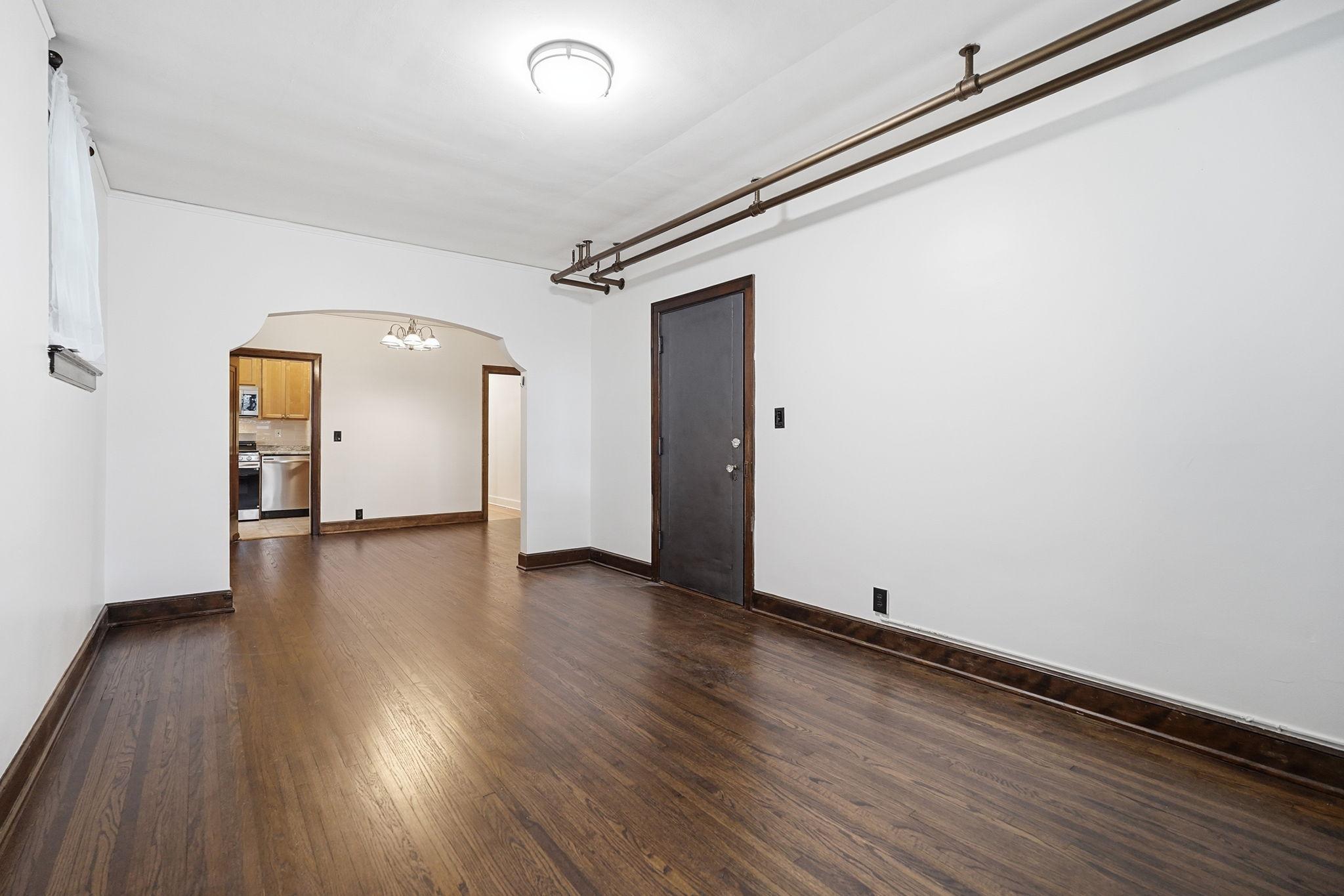 3406 Harriet Avenue Unit: 5
