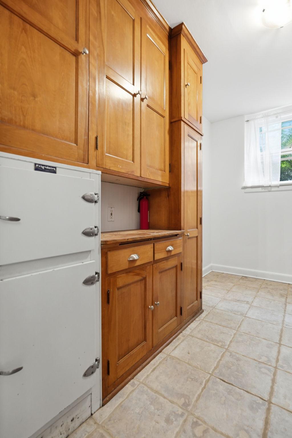 3406 Harriet Avenue Unit: 5