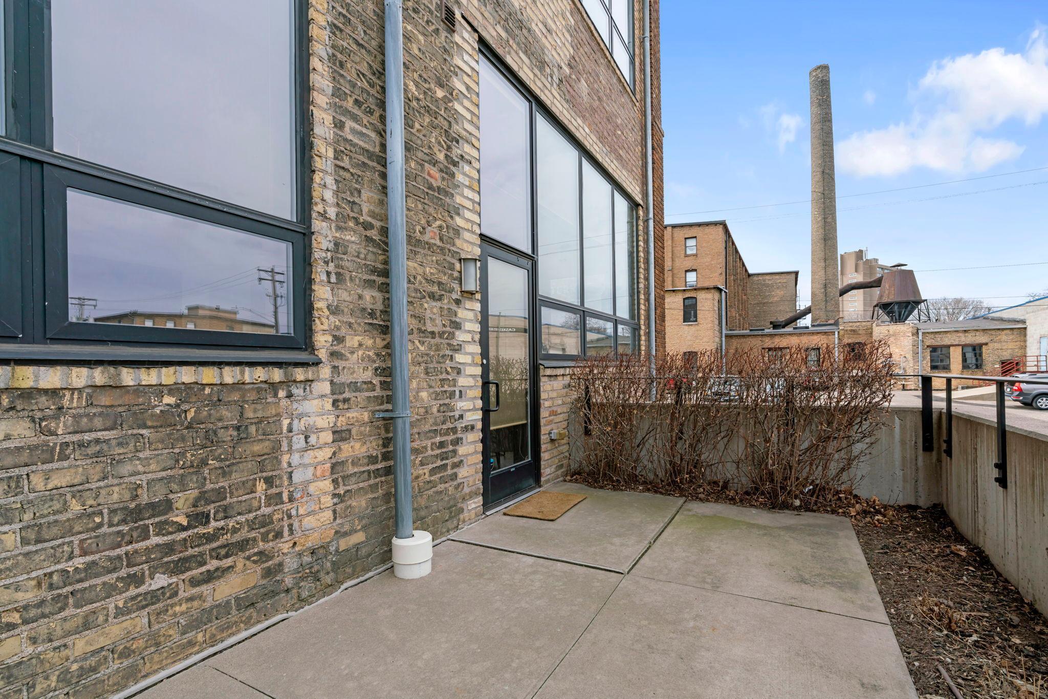 1701 Madison Street NE Unit: 103