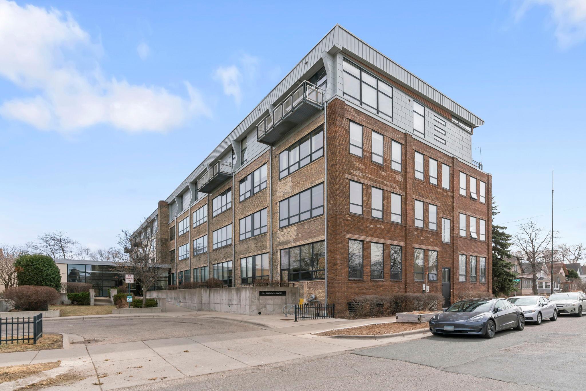 1701 Madison Street NE Unit: 103