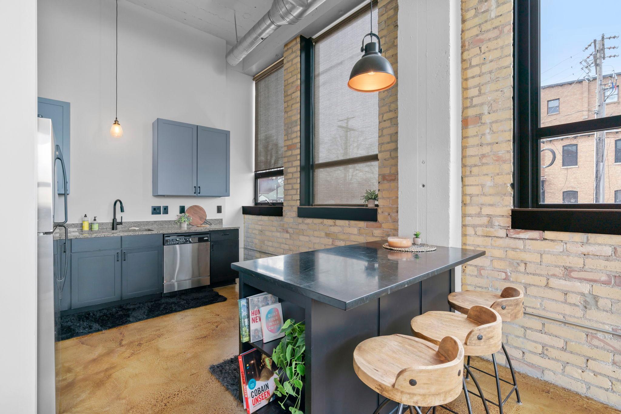 1701 Madison Street NE Unit: 103