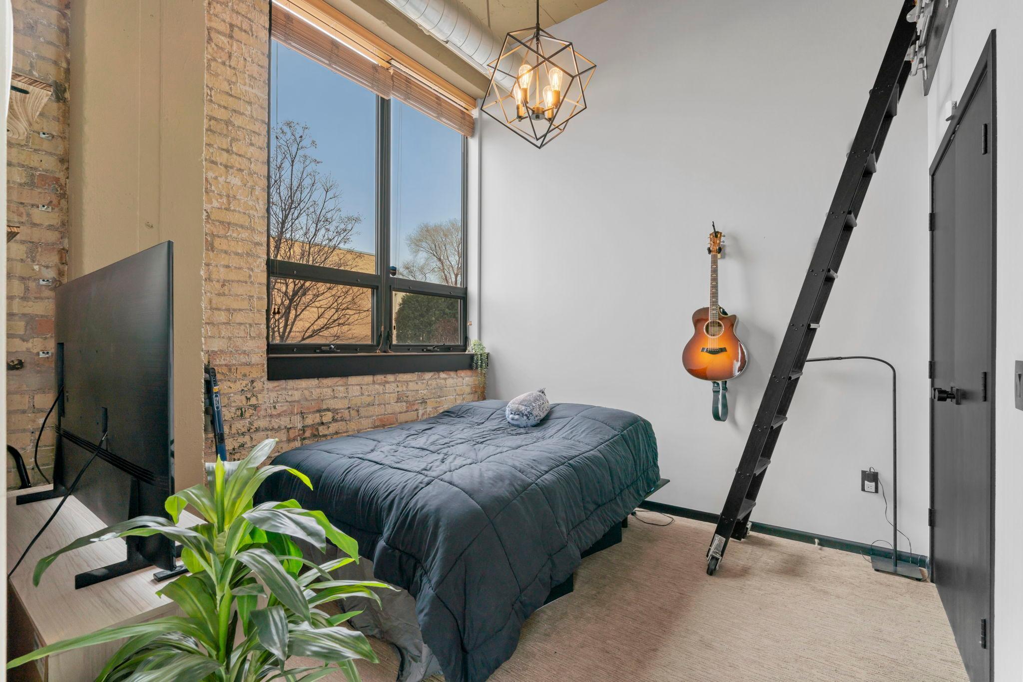 1701 Madison Street NE Unit: 103