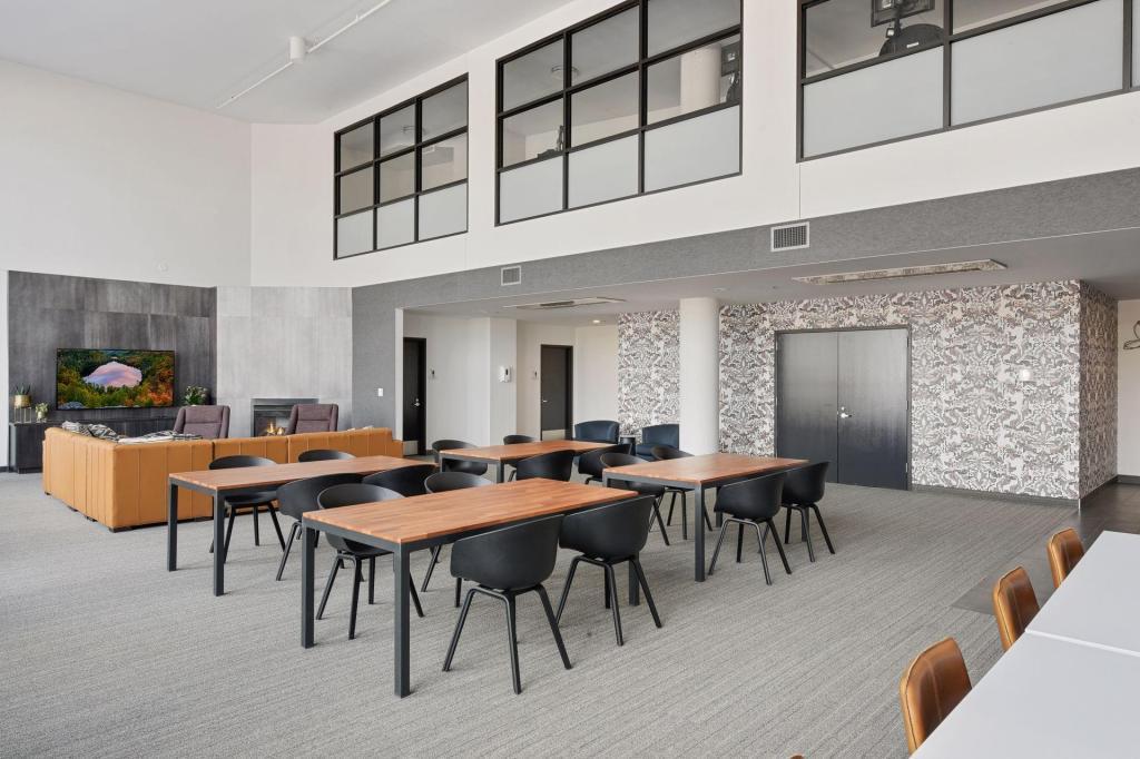 401 N 2nd Street Unit: 407