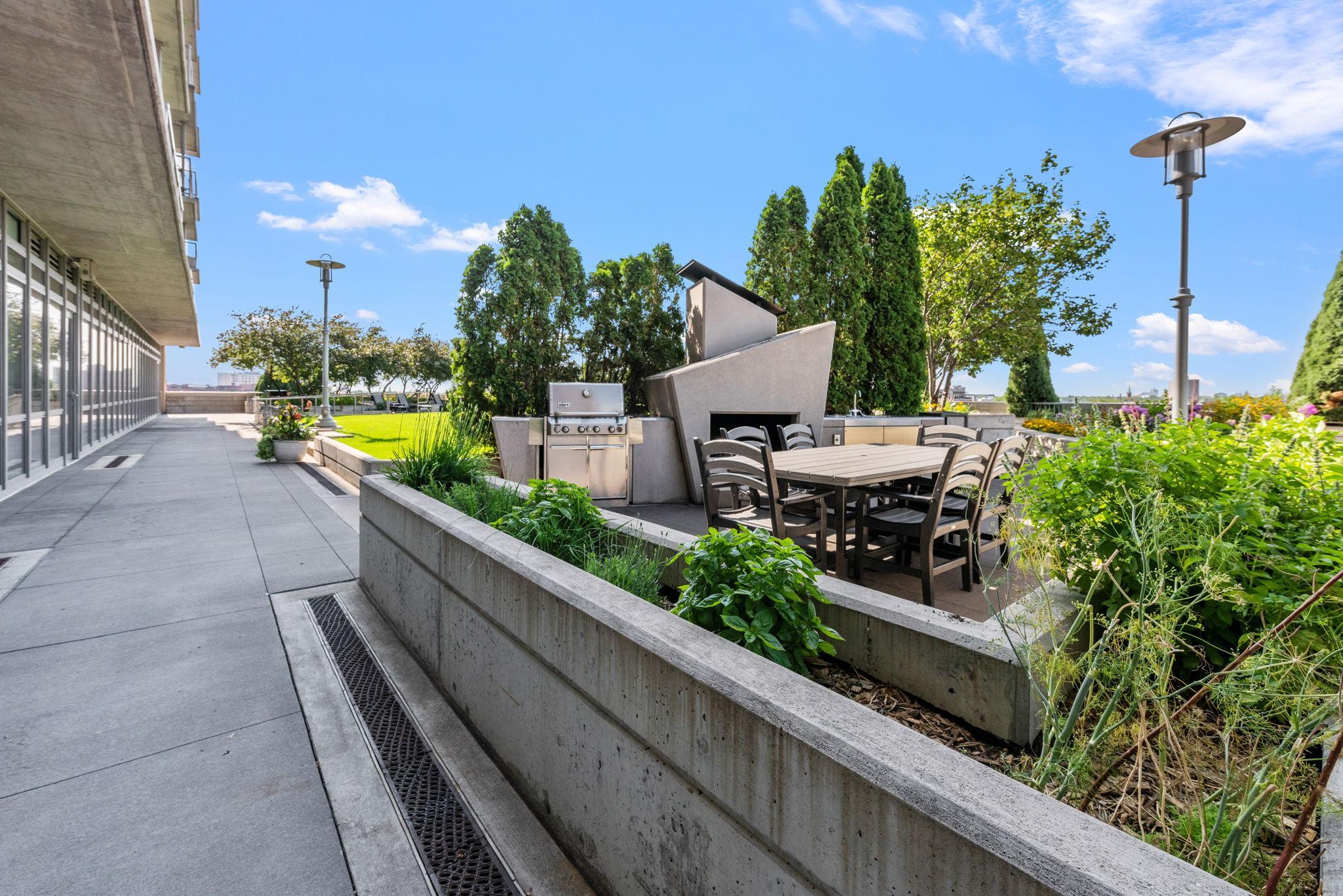 929 Portland Ave Unit: 908