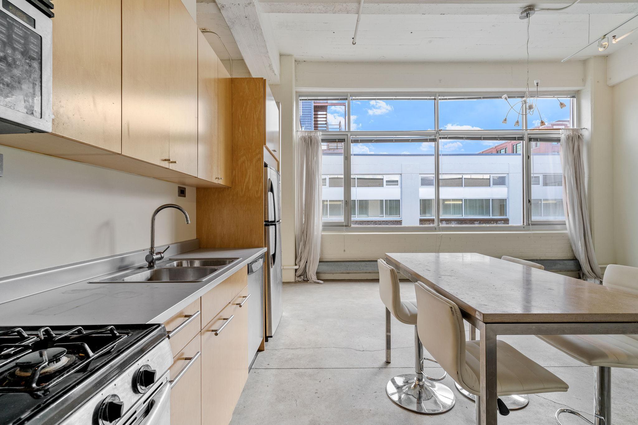 700 Washington Ave N Unit: 613
