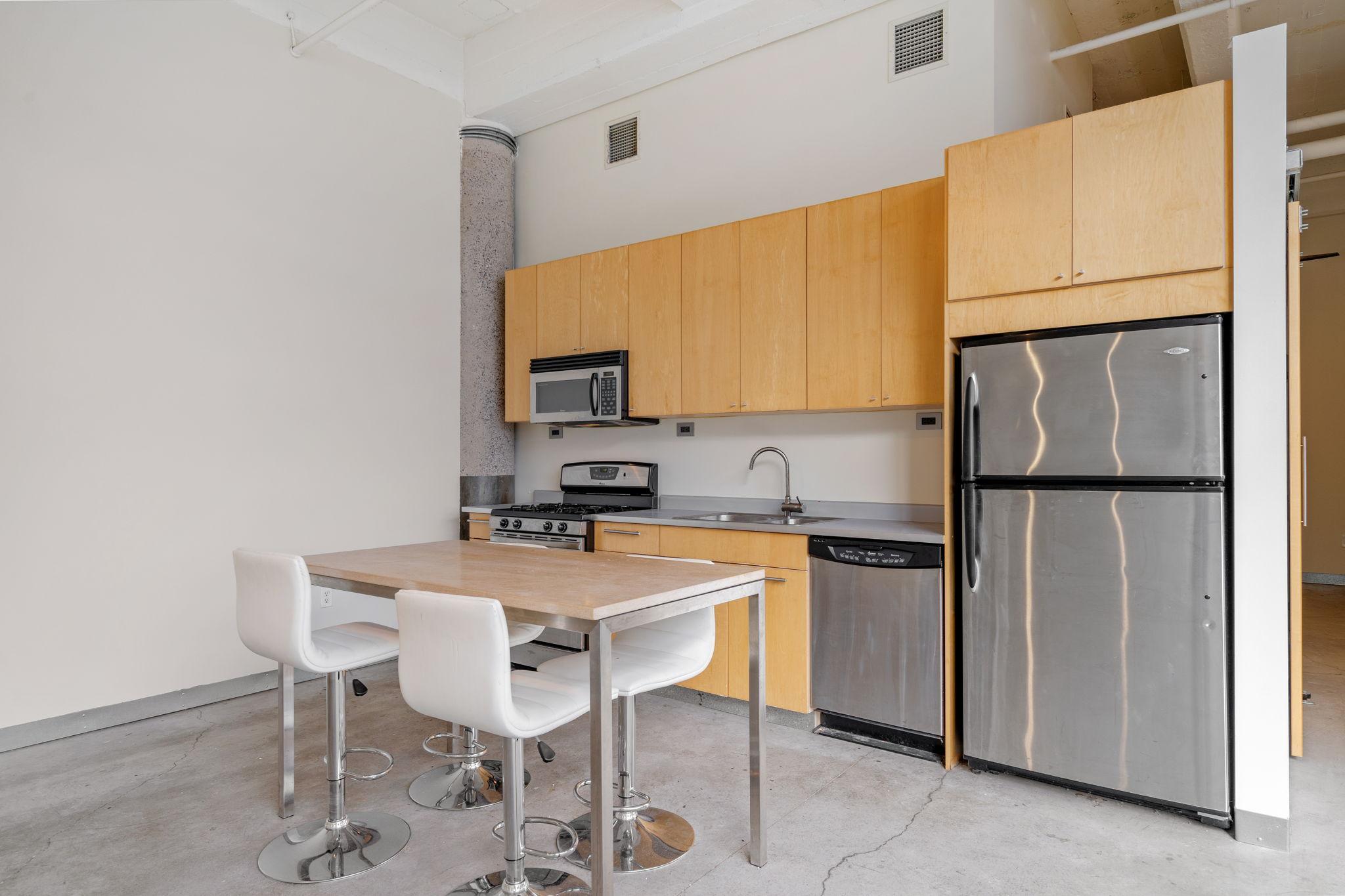 700 Washington Ave N Unit: 613