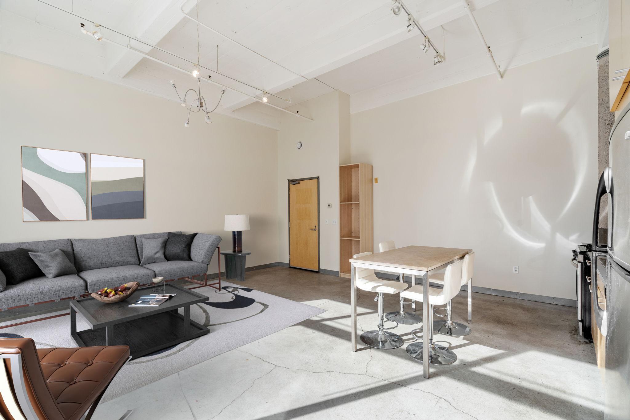 700 Washington Ave N Unit: 613