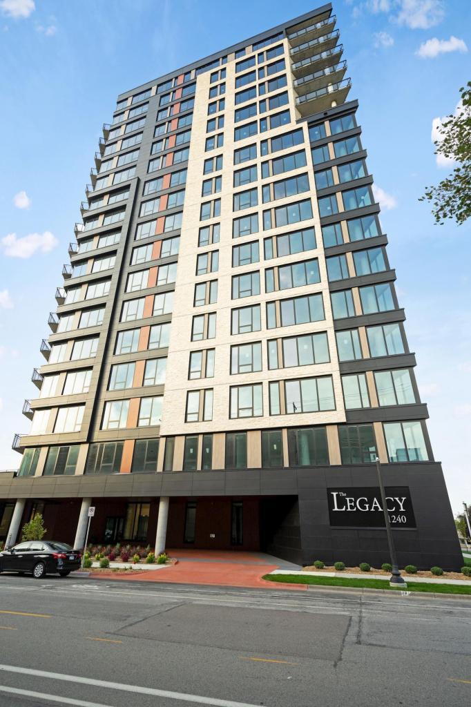 1240 2nd Street S Unit: 325