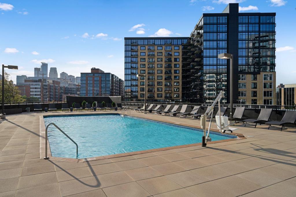 1240 2nd Street S Unit: 325