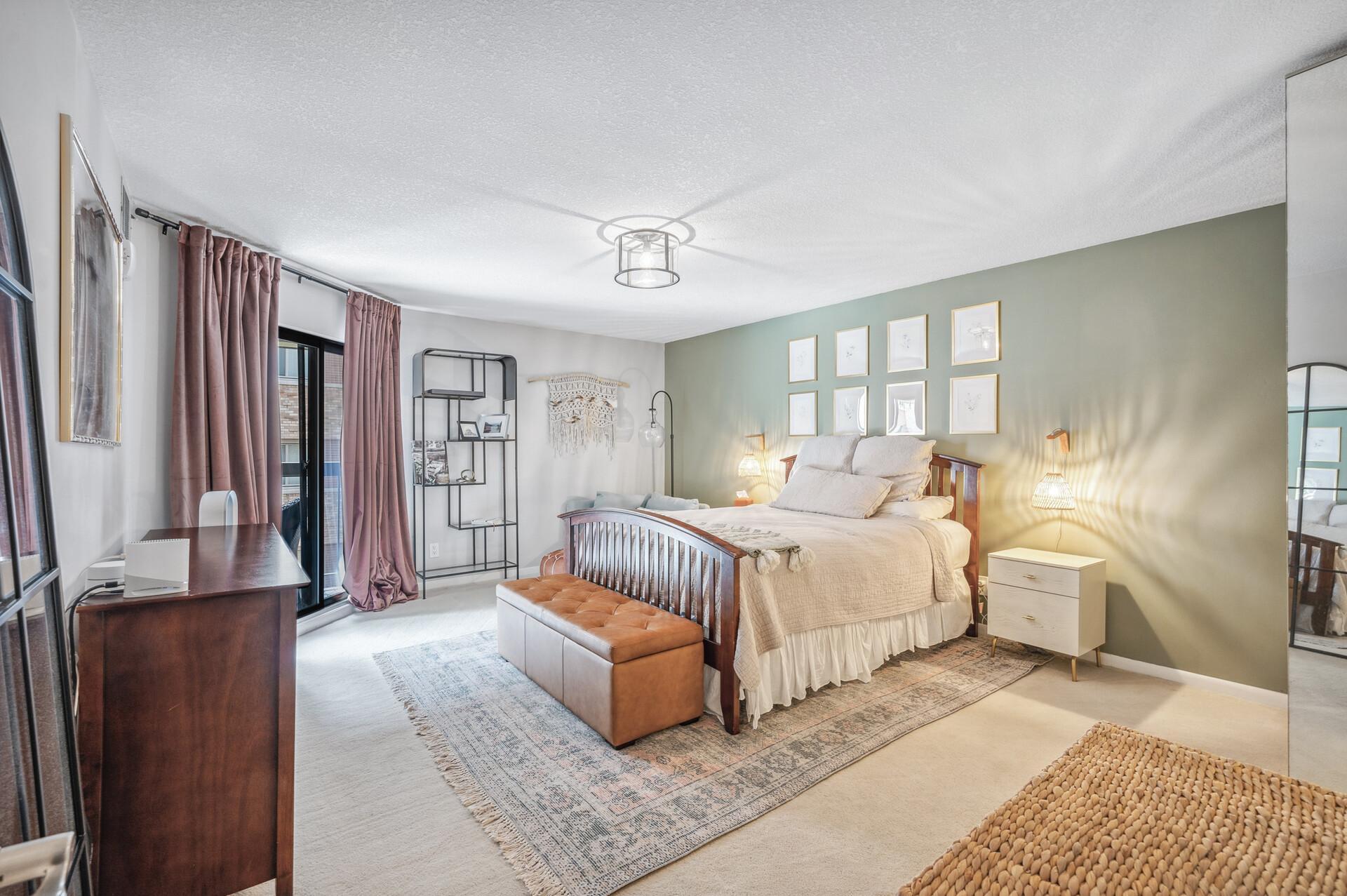 2885 Knox Ave S Unit: 405