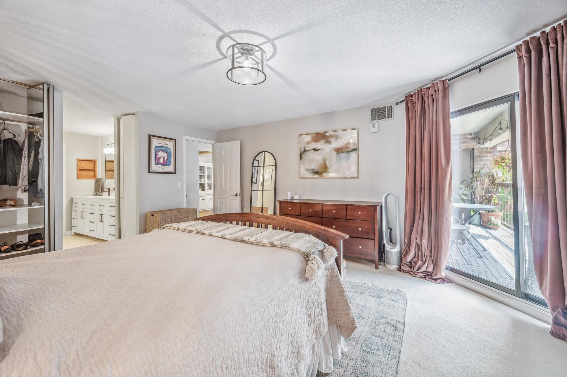 2885 Knox Ave S Unit: 405