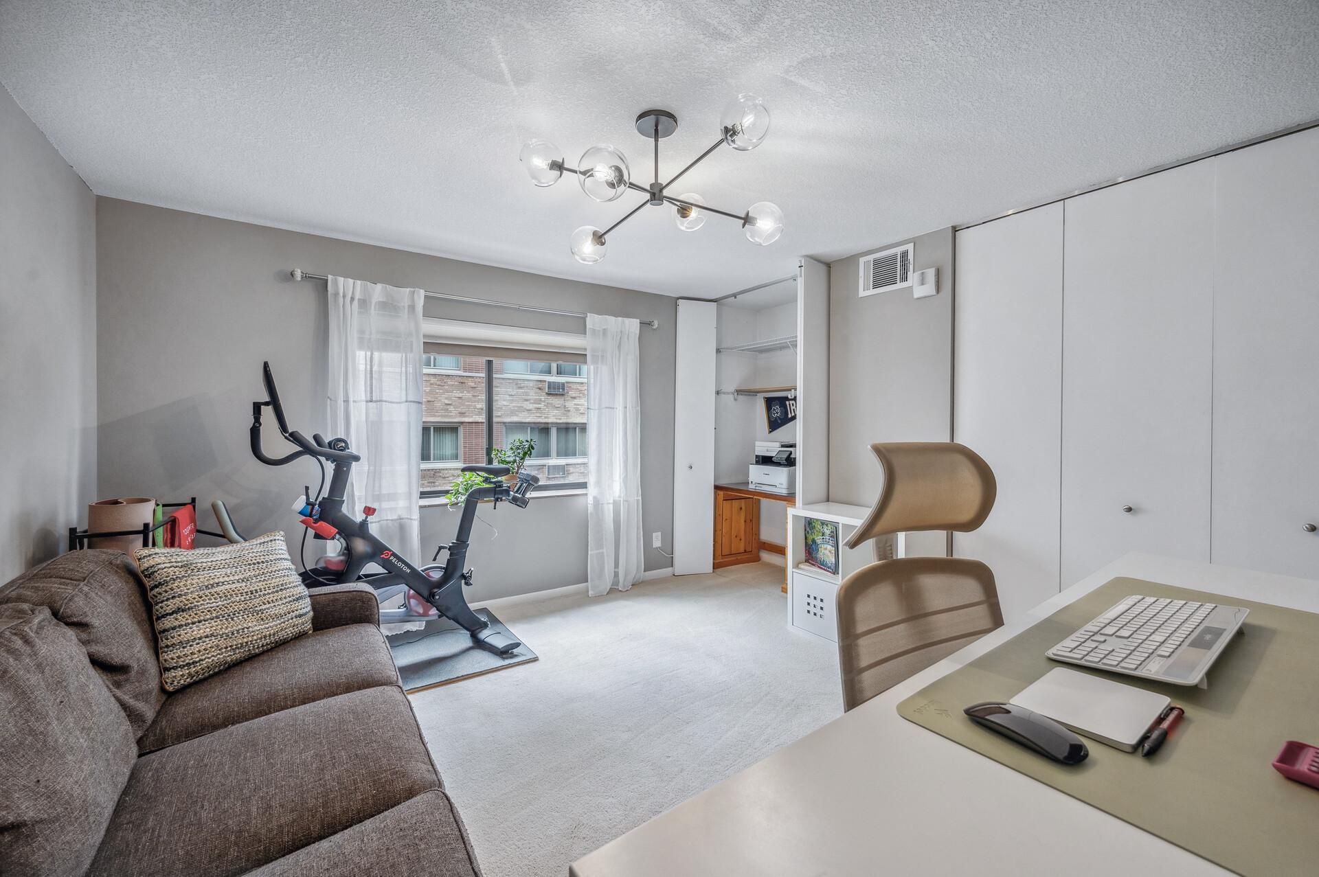 2885 Knox Ave S Unit: 405