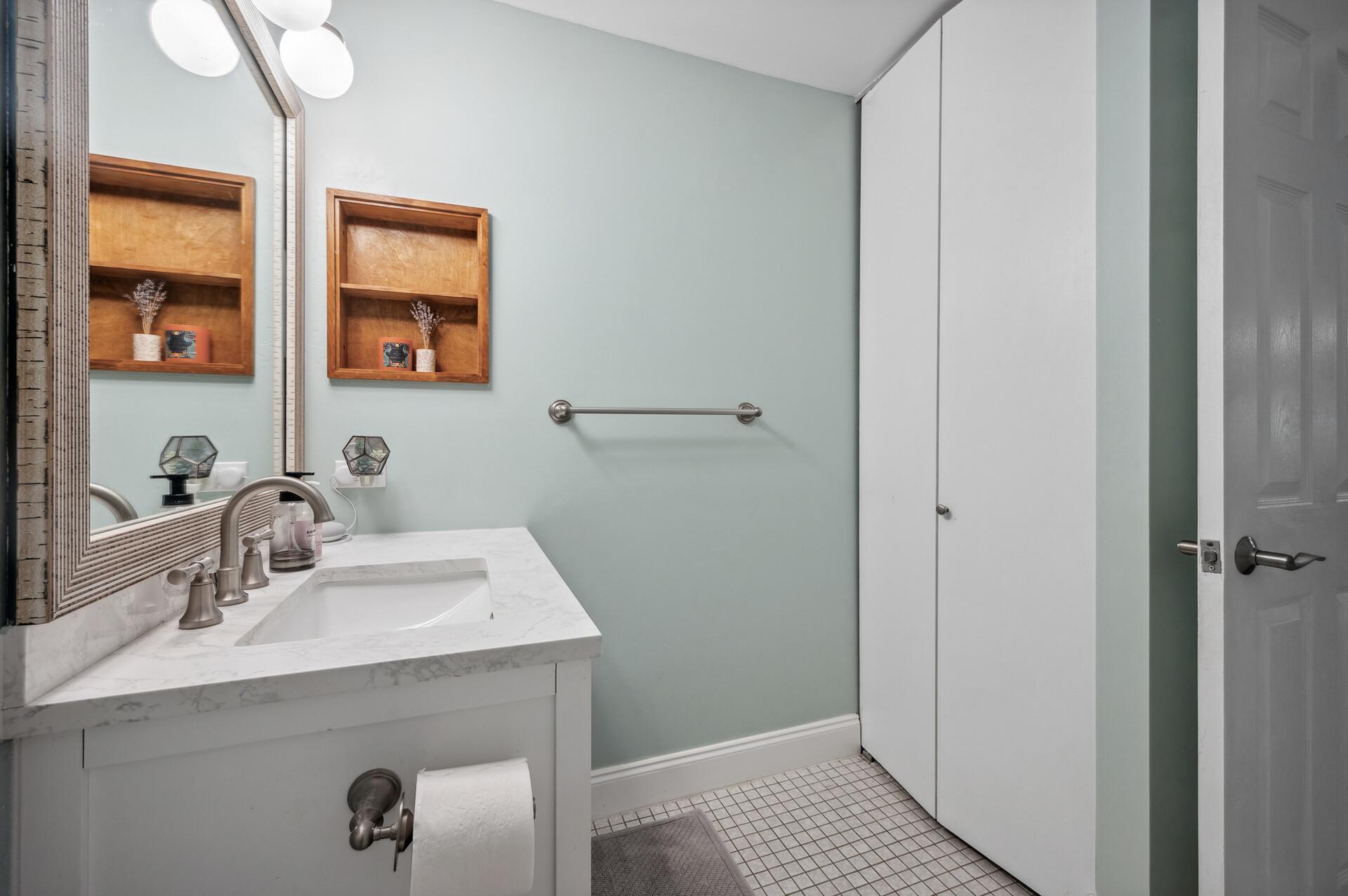 2885 Knox Ave S Unit: 405
