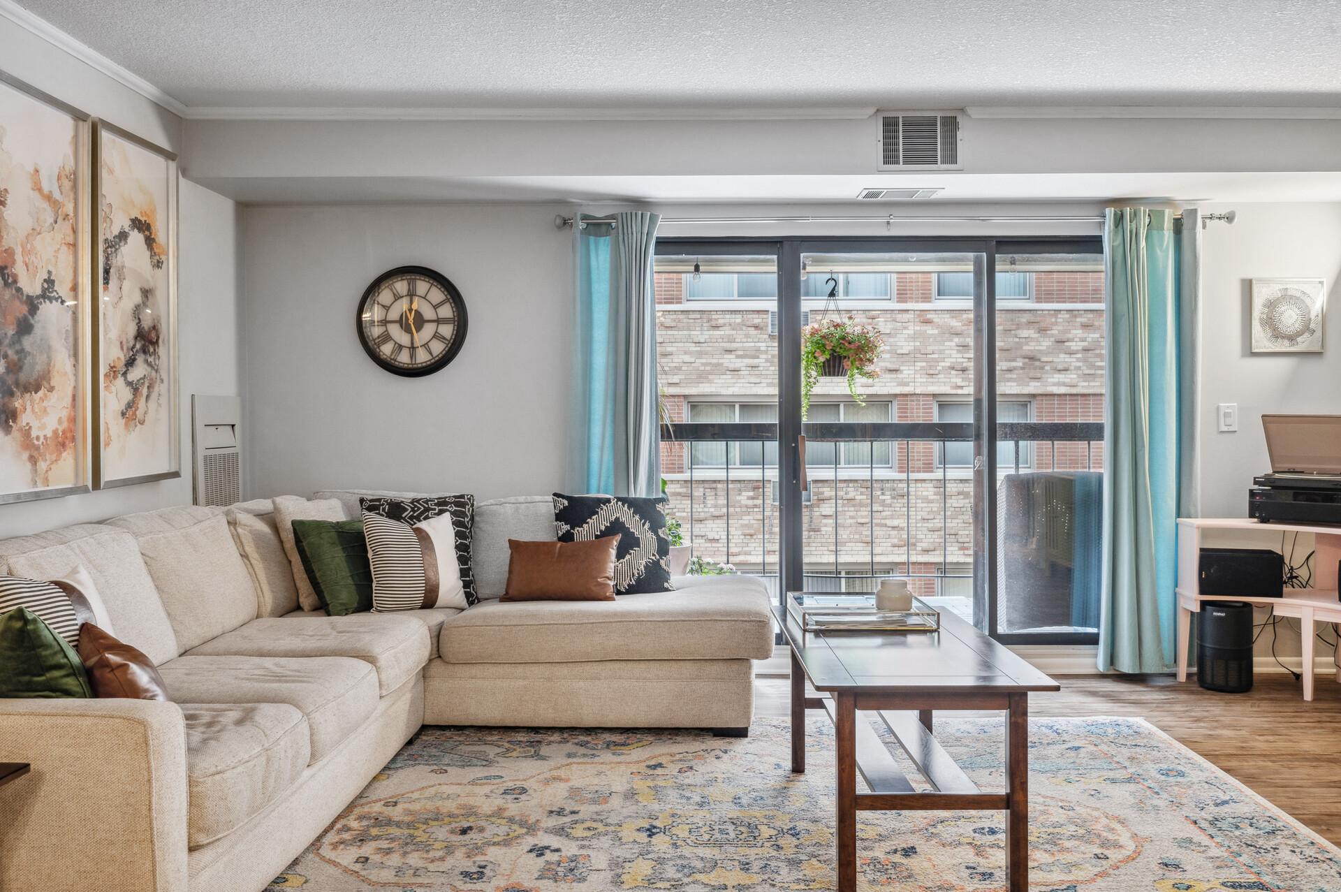 2885 Knox Ave S Unit: 405